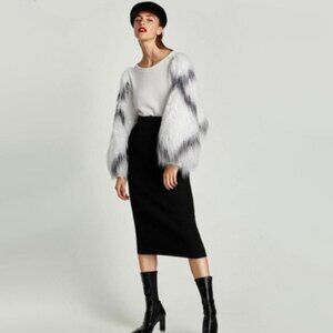 COPY - EUC Zara white & black faux fur accent sleeves sweatshirt S